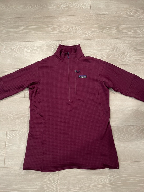 Patagonia Sweaters - Patagonia Women's R1® Pullover Purple Maroon size Large